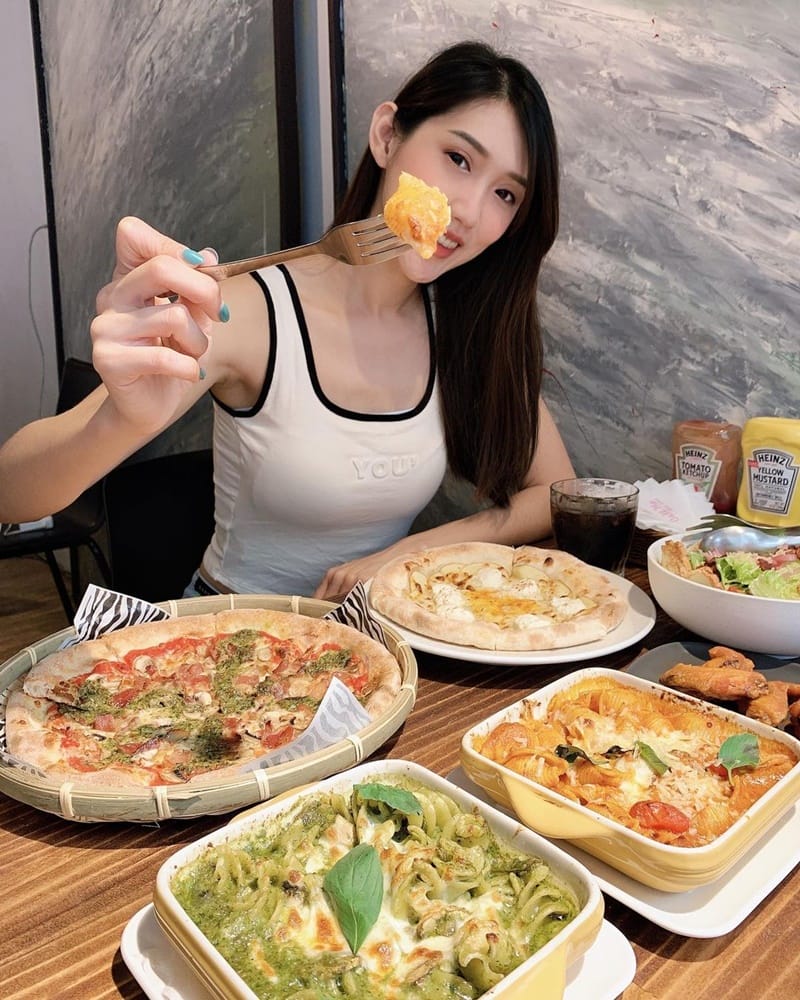 台北市美食~瑪莉珍pizza 即將邁入20年品質不變、真材實料，不只是學生族群的最愛，更是上班族外帶美食聚餐首選 瑪莉珍手工披薩新鮮、現點現做，口味多元化，創意持續更新，40多種客製化組合pizza，百吃不厭