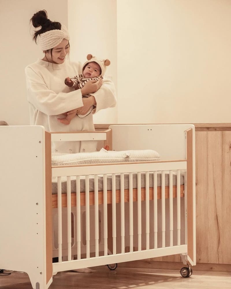 「Bendi嬰兒床」高質感外觀、永續使用完美結合、亞洲首創透視側欄、高Cp值推薦！