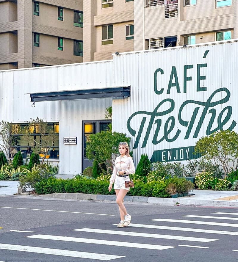 「著著咖啡The The CAFÉ」高雄輕工業美式咖啡館！美術館特區、綠意盎然環境、體驗層次豐富拿鐵！