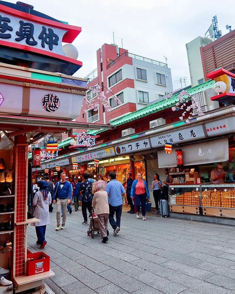 「2024淺草寺一日遊」最古老寺廟雷門！好逛仲見世通商店街、世界第一高塔晴空塔！