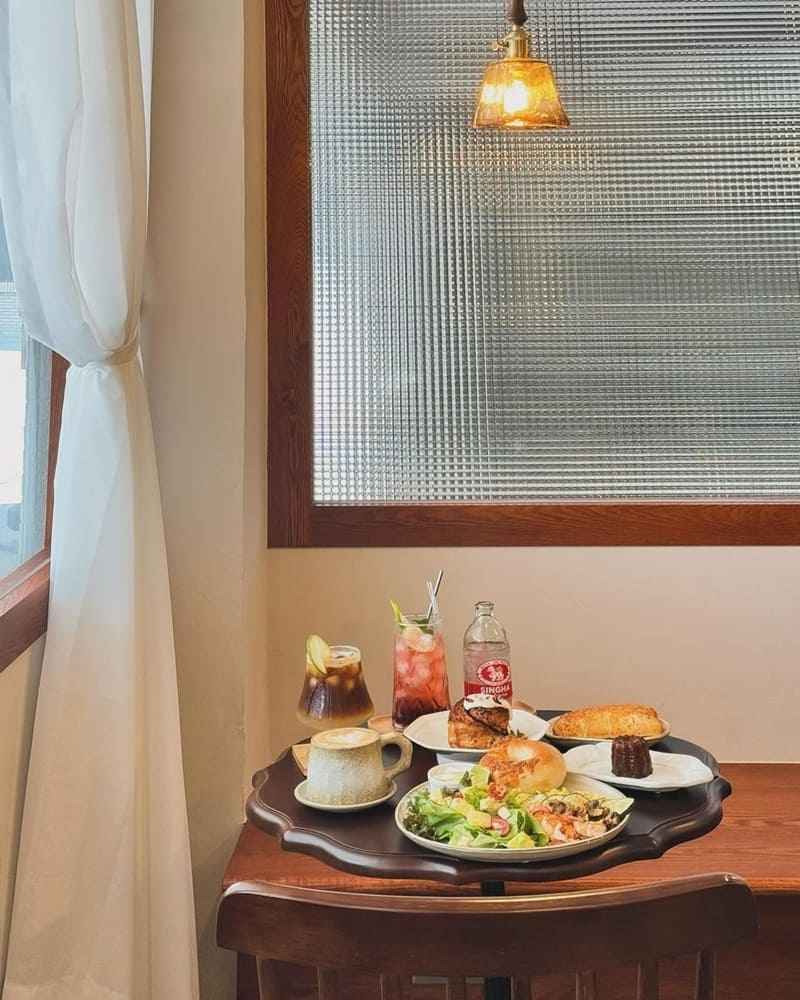 「山平方咖啡」桃園日式風老宅咖啡廳！紅磚牆建築設計、精緻甜點、桃園新美食！