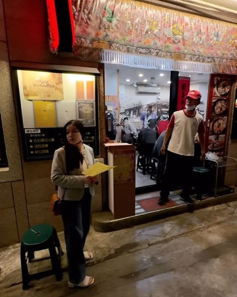 「李媽媽民族鍋燒老店」台南60年傳統店家、從小吃到大的味道、湯頭鮮甜、活魷魚必點！