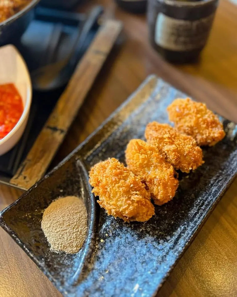 「新丼」台北大同區日式丼飯、簡單木式裝潢、熱門起司熔岩丼、高CP魅力享受！